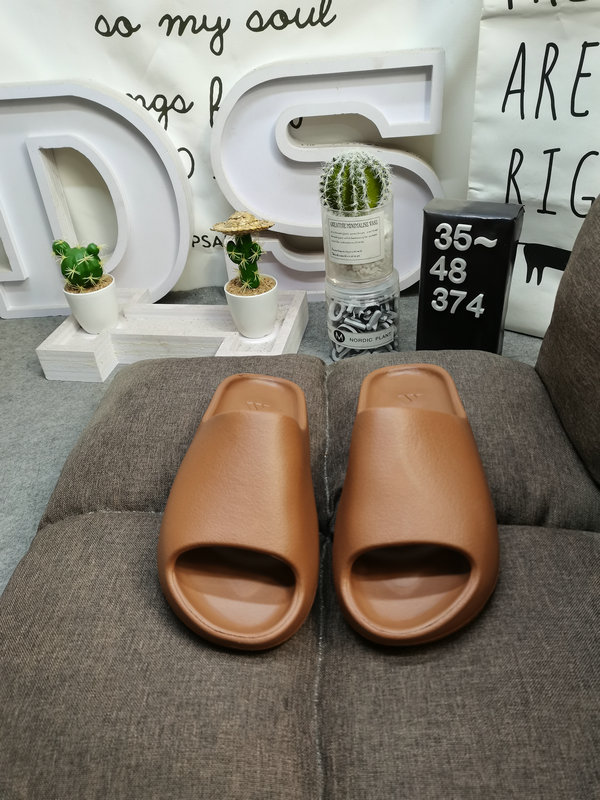 Yeezy Slide Umber – Unisex Comfort Slides